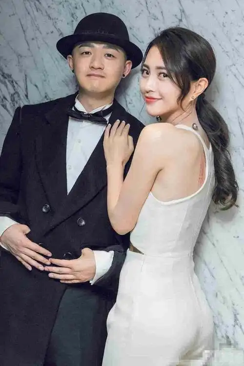 包贝尔和包文婧的婚姻还是非常幸福的,两个人同属于一个公司,也曾经一