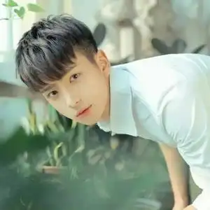 阳光唯美帅气男生微信头像