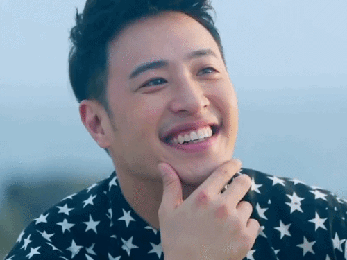 潘玮柏gif摸下巴gif伸舌头gif可爱gif