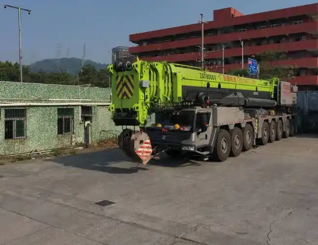 广东路利通建设工程有限公司喜提中联重科第二台800吨汽车吊_吊车