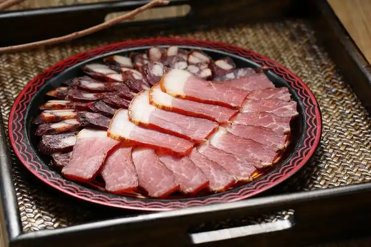 腊肉香肠拼盘图片