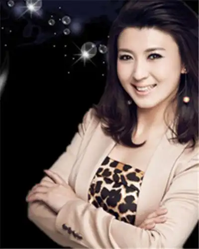 【图】闫学晶的老公和儿子女儿曝光 自爆感谢赵本山老师的赏识