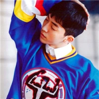 成熟男人头像同一个人的