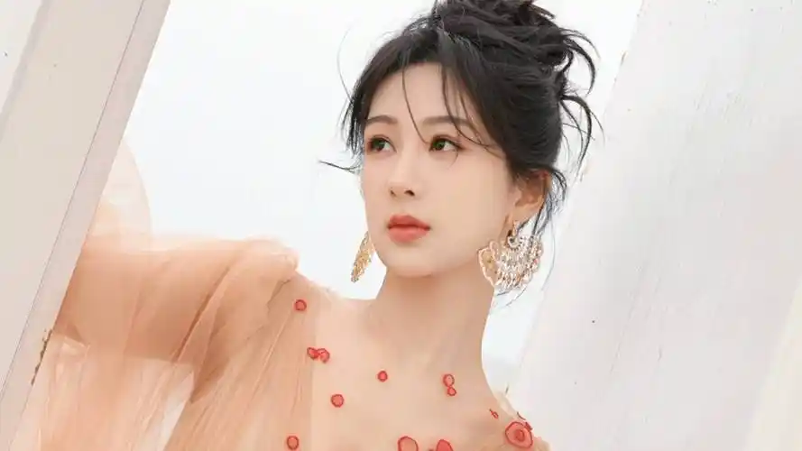 23娱乐资讯:杨紫,肖战,李沁,关晓彤,杨洋,大s,钟楚曦,孟子义