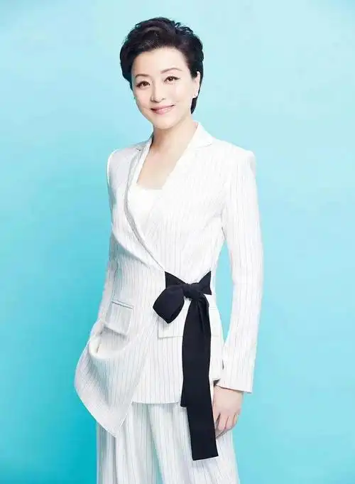 杨澜:不断成长的女人最美