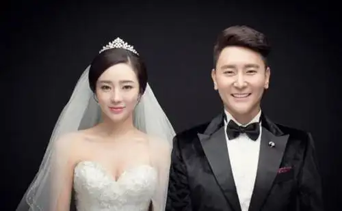 16岁被赵本山发掘,凭借《马大帅》走红,今嫁富豪老公超幸福