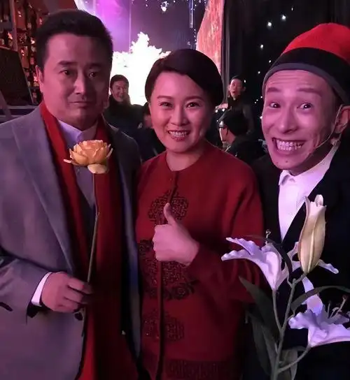 24岁生子,30岁上大学成副教授与丈夫恩爱至今|赵波|赵本山|闫学晶