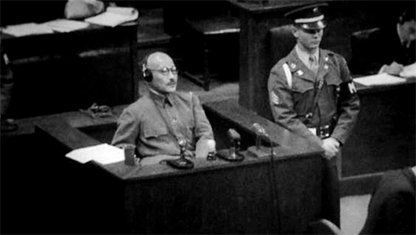 日本甲级战犯被绞死时不同表演有人泪流满面有人挣扎12分30秒