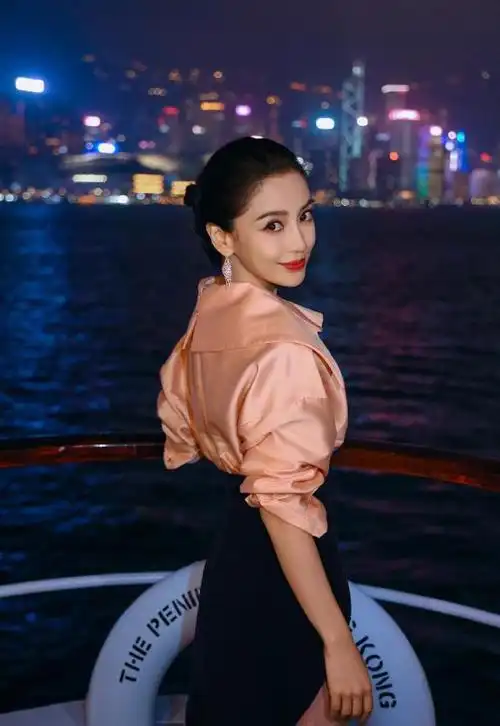 名品美貌angelababy最新造型来袭