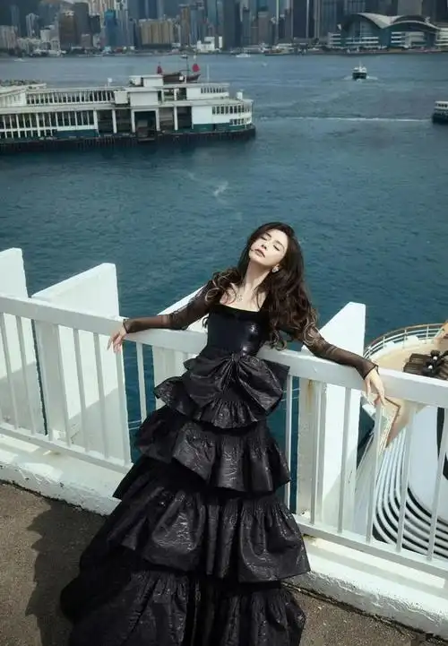 香港这一夜刘嘉玲僵硬杨颖尴尬48岁自然老去的林熙蕾好惊艳