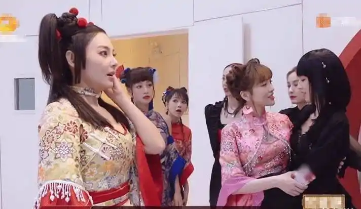 原创浪姐孟佳被淘汰众人第一反应都很惊讶王霏霏现场崩溃大哭