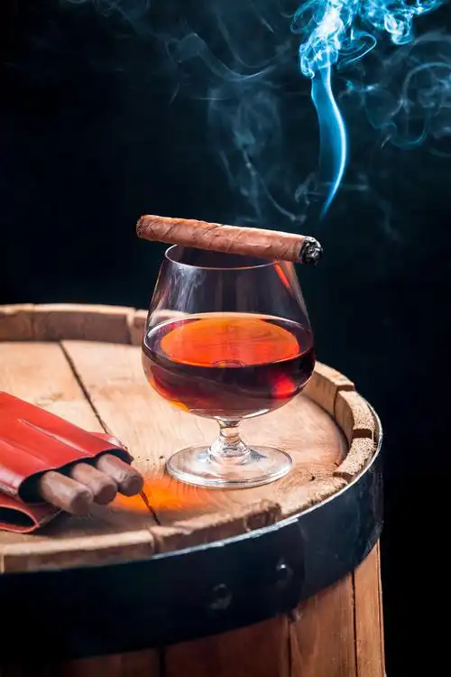 威士忌与雪茄
