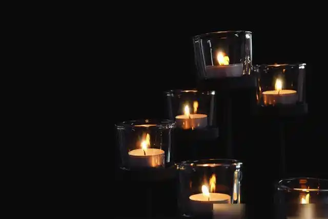 香港著名艺人葬礼郭富城田启文陈慧敏等人前去吊念