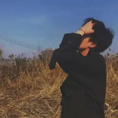 伤感头像男生心碎真人