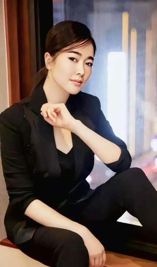 左小青还真是蛮漂亮的