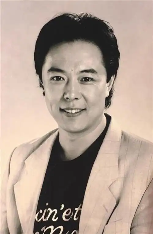 可以肯定一点,张铁林年轻时求学经历,人生轨迹是大时代变迁下的一个