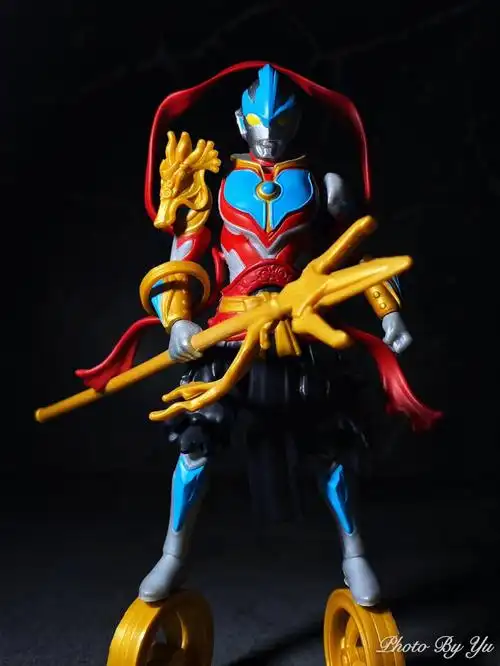 手持火尖枪脚踏风火轮他就是银河奥特曼