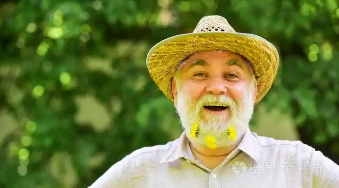 白日梦.笑容可掬的老人