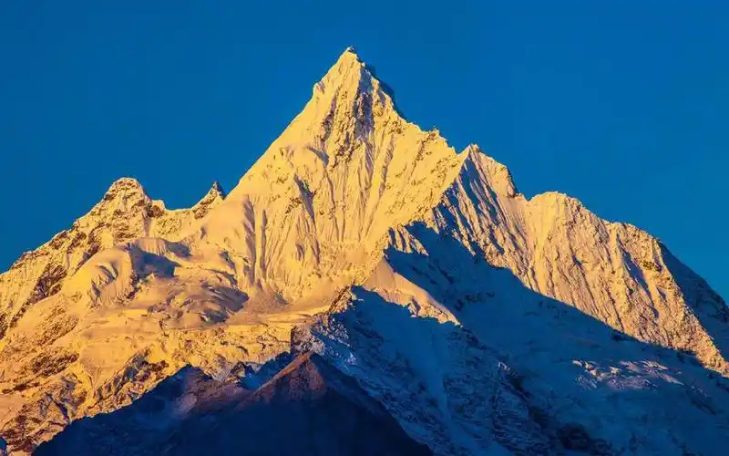 梅里雪山自然风光电脑壁纸高清大图预览1920x1200_风景壁纸下载_美桌