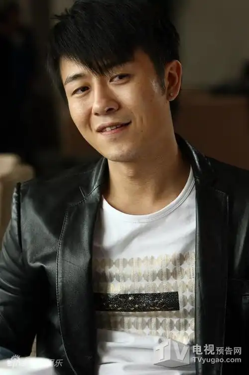 /p> p>2000年出演个人首部电视剧《 a target="_blank" href="/item