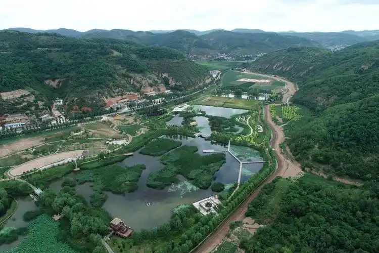 南泥湾:"生态革命"营造更美"江南"