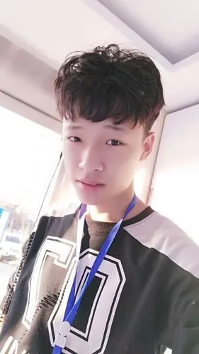 【帅男秀场】席阳 18岁 天蝎座 美发