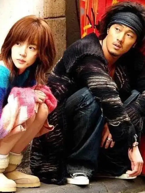 还记得《对不起我爱你》里的林秀晶吗?因为这张自拍被骂了?