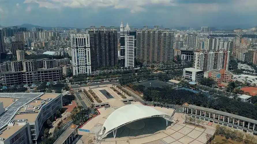 航拍深圳沙井全景