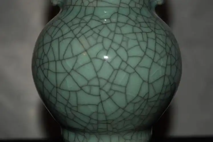 特征4 - 宋哥窑天青葵口官款如意双耳瓶 - 相册 - szlhb806 - 雅昌