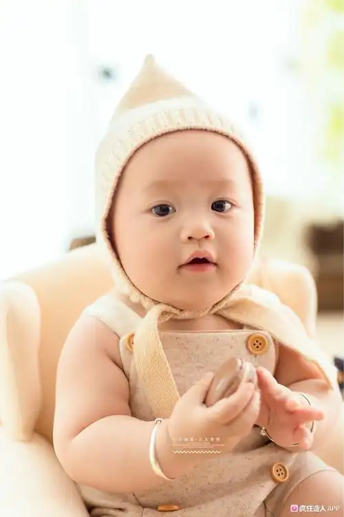 馨宁baby 宝宝太可爱了,希望也生一个白白胖胖的娃儿传一个白胖