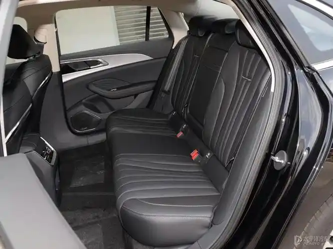 后排座椅