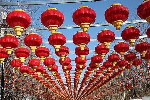 大红灯笼高高挂图片