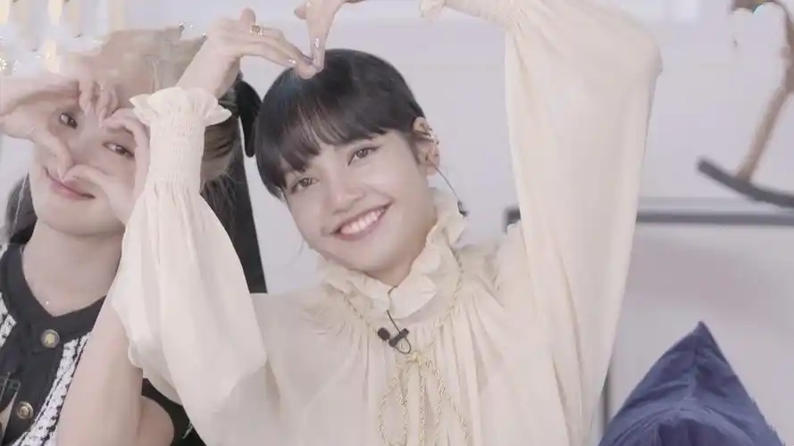 blackpink回归直播,lisa可爱,朴彩英好美,金智秀貌似胖了