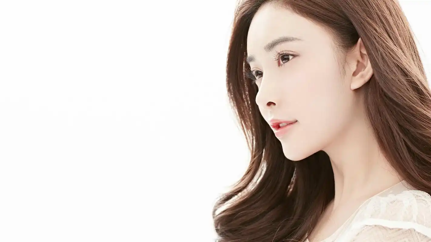 美女明星孟子义清纯街拍壁纸图片