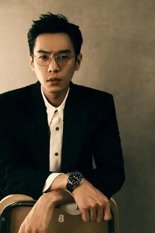 #张若昀瘦到青筋凸起##张若昀初秋生日限定大片##张若昀生日大片#