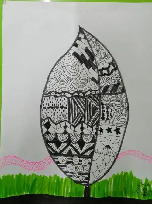 快乐的线描课～美丽的树叶