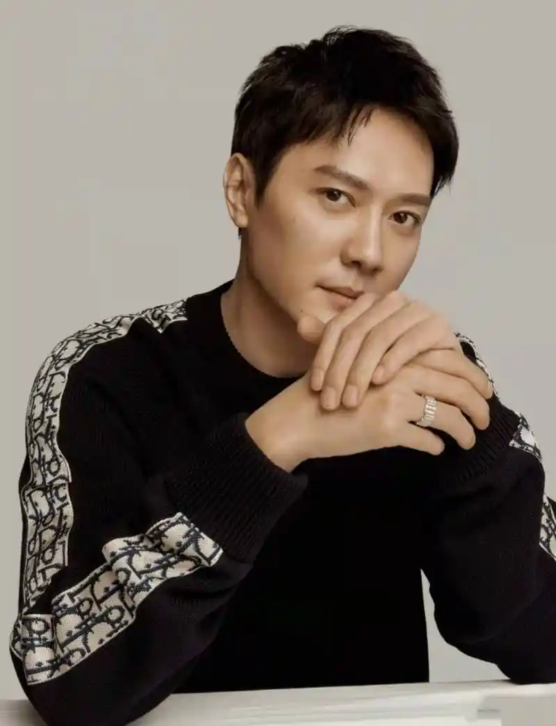 简直就是无妄之灾而刚与冯绍峰拍完新戏《爱犬奇缘》的古力娜扎也被