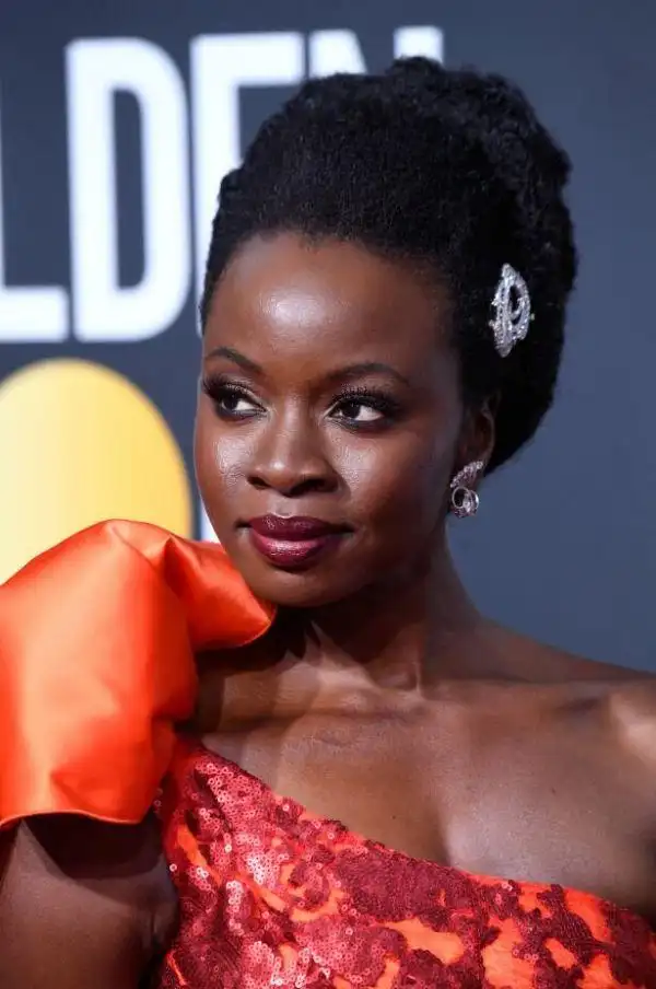 《奇怪的同居》余少群开启欢乐秀金多顺-艾薇档案社