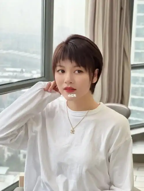 适合圆脸的女生短发
