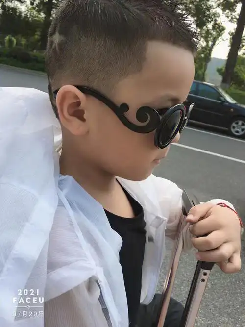 瑞安发小儿童理发瑞安中润广场发小儿童发型设计是一家专门为孩子们