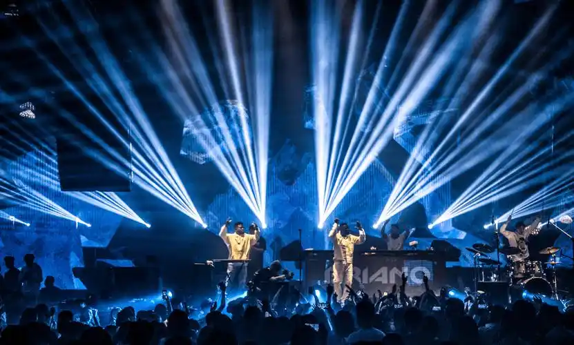 那到酒吧里面蹦迪,到底该喝什么酒呢?