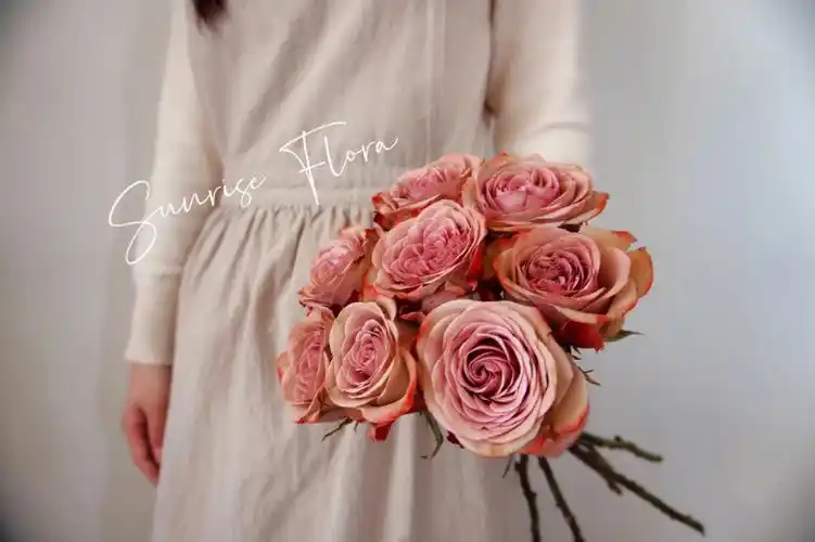 复古花束卡布奇诺玫瑰花束