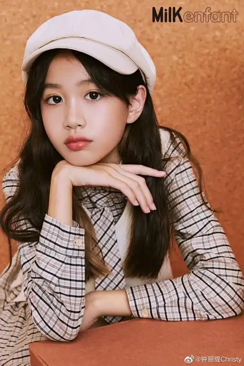 才看到钟丽缇女儿小考拉的这组图片!我的云养女鹅好漂亮啊