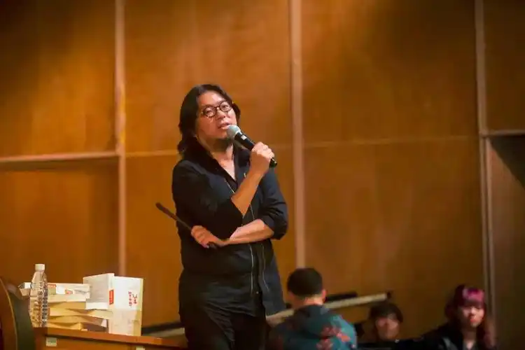 曾与汪峰相恋的筠子,作品传唱16年不过时_果酱音乐