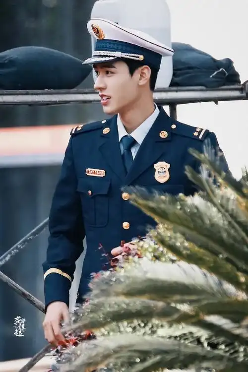 龚俊你好火焰蓝