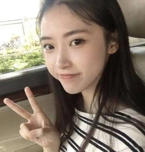 她因太美一夜爆红,一张自拍照成千万网友qq头像,如今她怎么样了?_照片