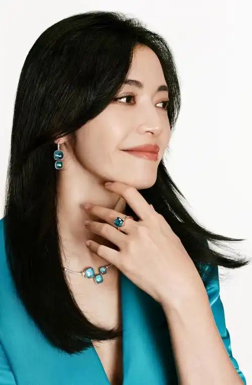 姚晨发布孔雀蓝西装裙造型气质端庄大气优雅满分