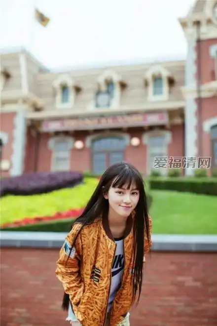 武大校花黄灿灿素颜照片曝光,黄灿灿录制《奔跑吧兄弟》