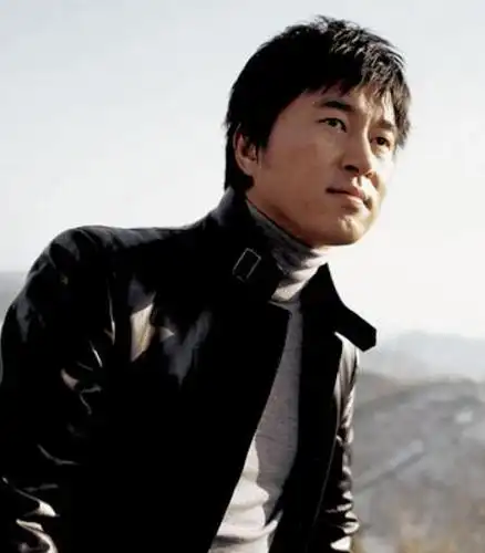 图满文军妻子李俐的近况狱中处事低调不提丈夫