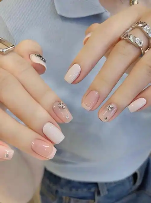 亲手晒美甲#秋天爆款美甲#美甲分享#法式美甲#克罗心美甲#ins美甲#碎